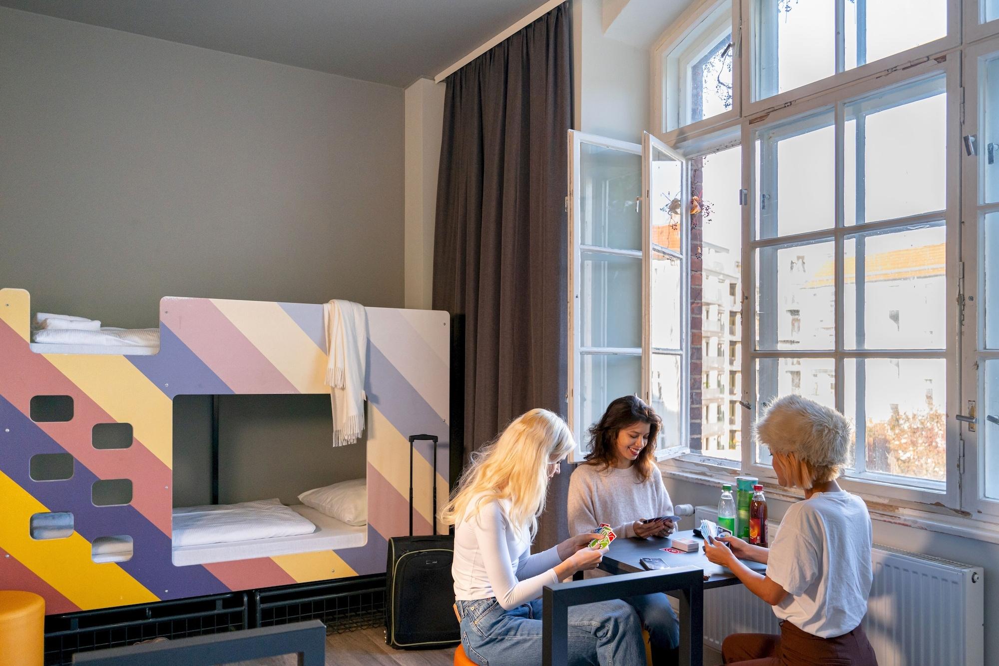 เอแอนด์โอ เบอร์ลิน ฟรีดริชเชน Hostel ภายนอก รูปภาพ