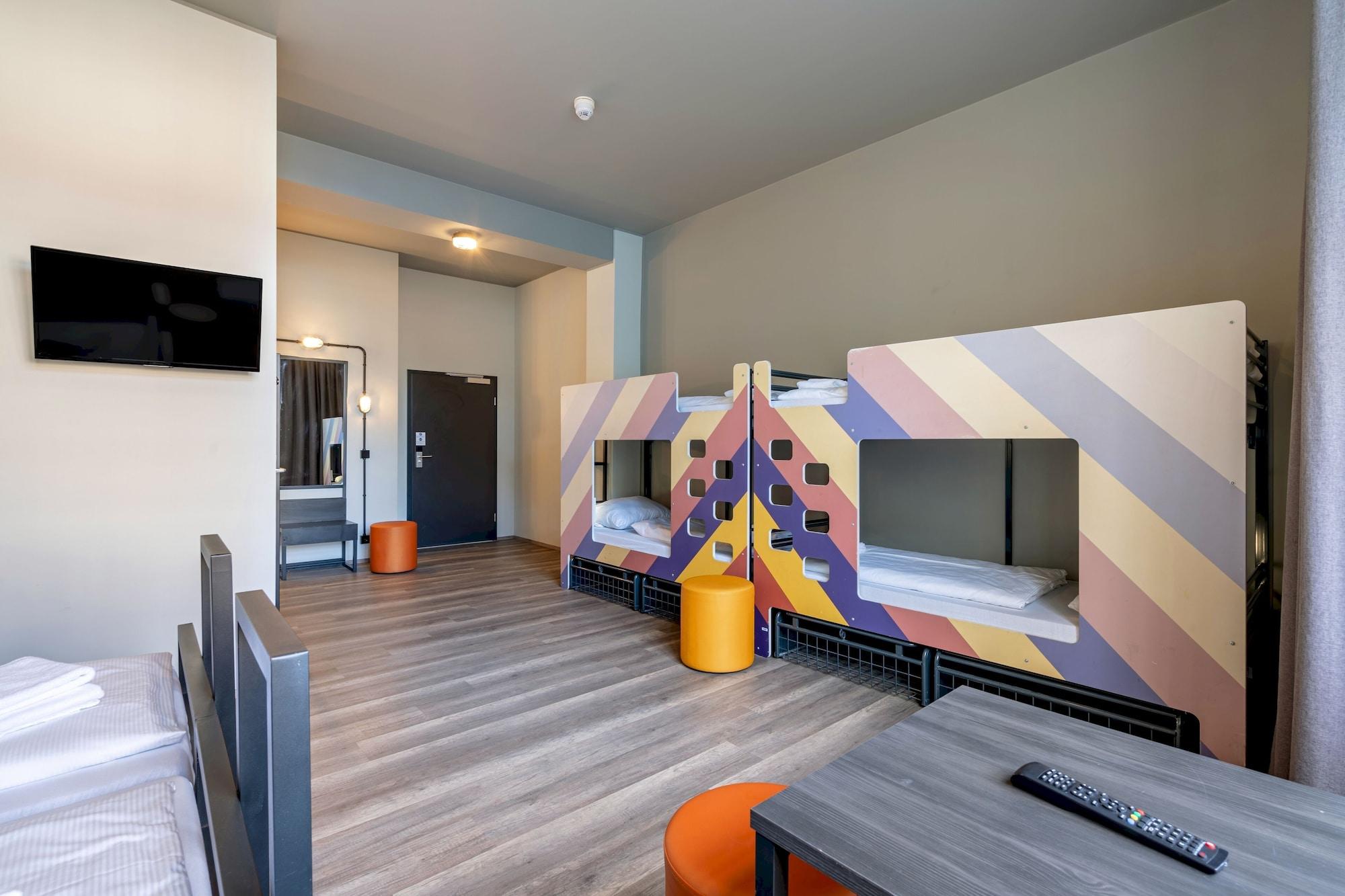 เอแอนด์โอ เบอร์ลิน ฟรีดริชเชน Hostel ภายนอก รูปภาพ