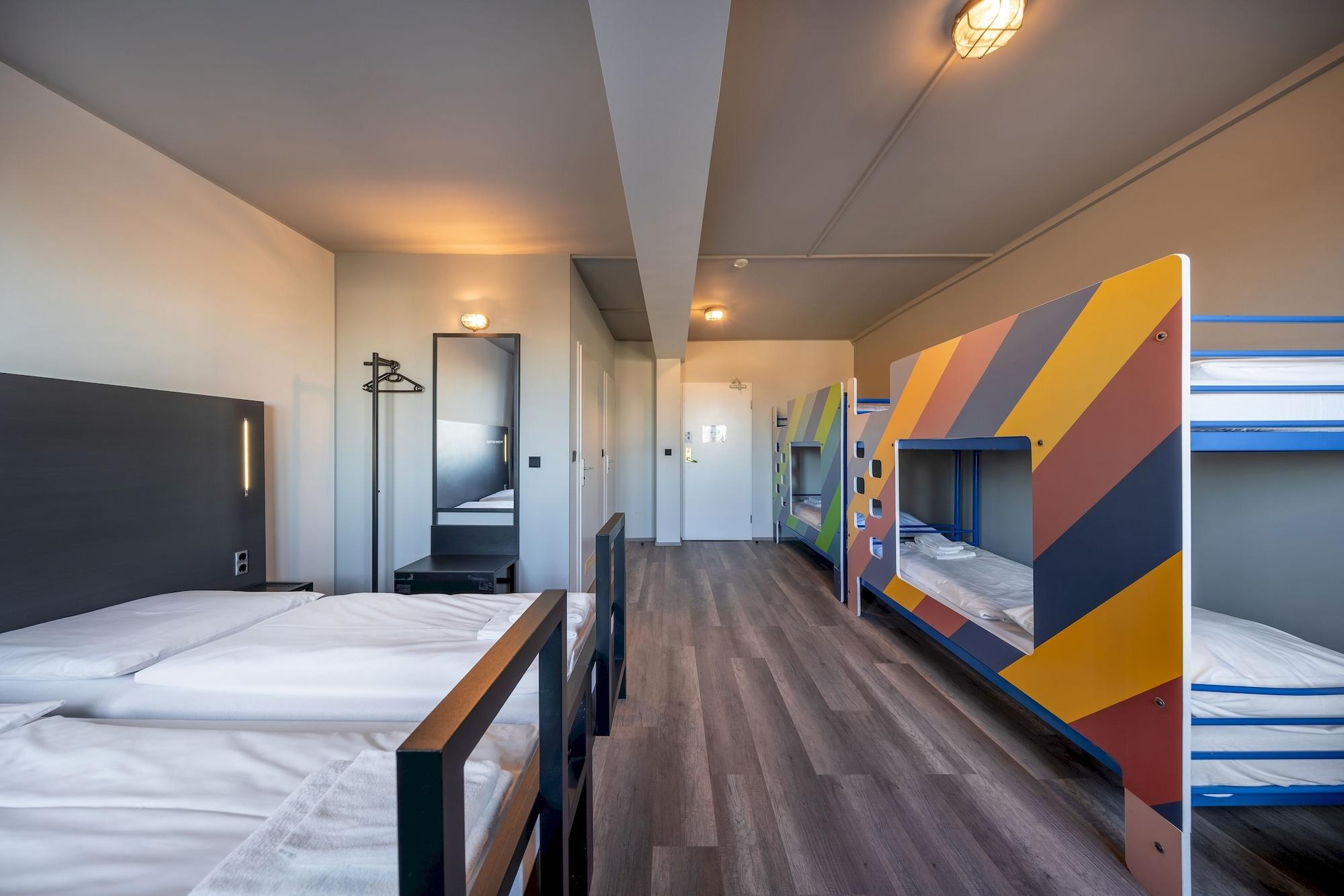 เอแอนด์โอ เบอร์ลิน ฟรีดริชเชน Hostel ภายนอก รูปภาพ