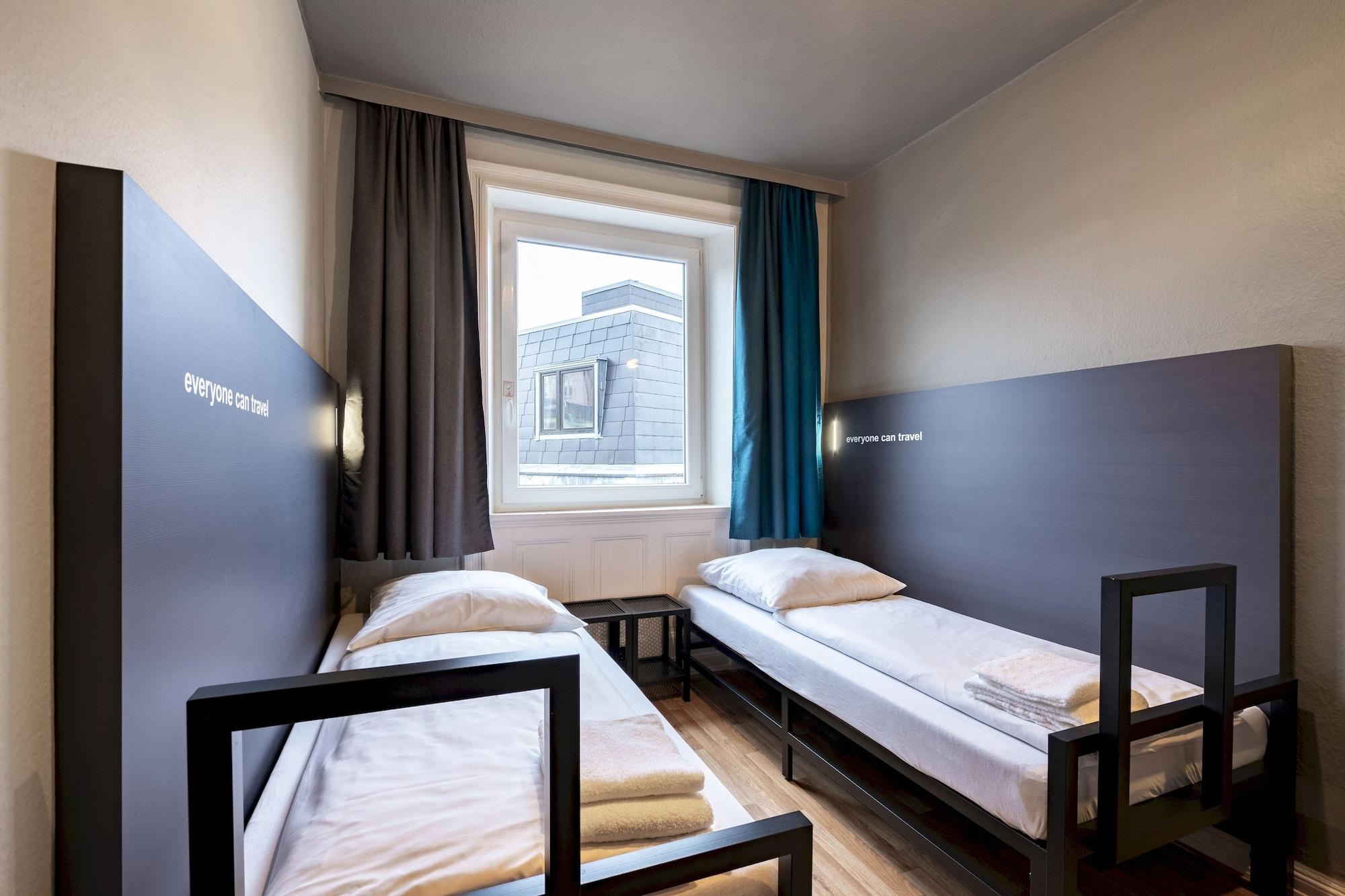 เอแอนด์โอ เบอร์ลิน ฟรีดริชเชน Hostel ภายนอก รูปภาพ
