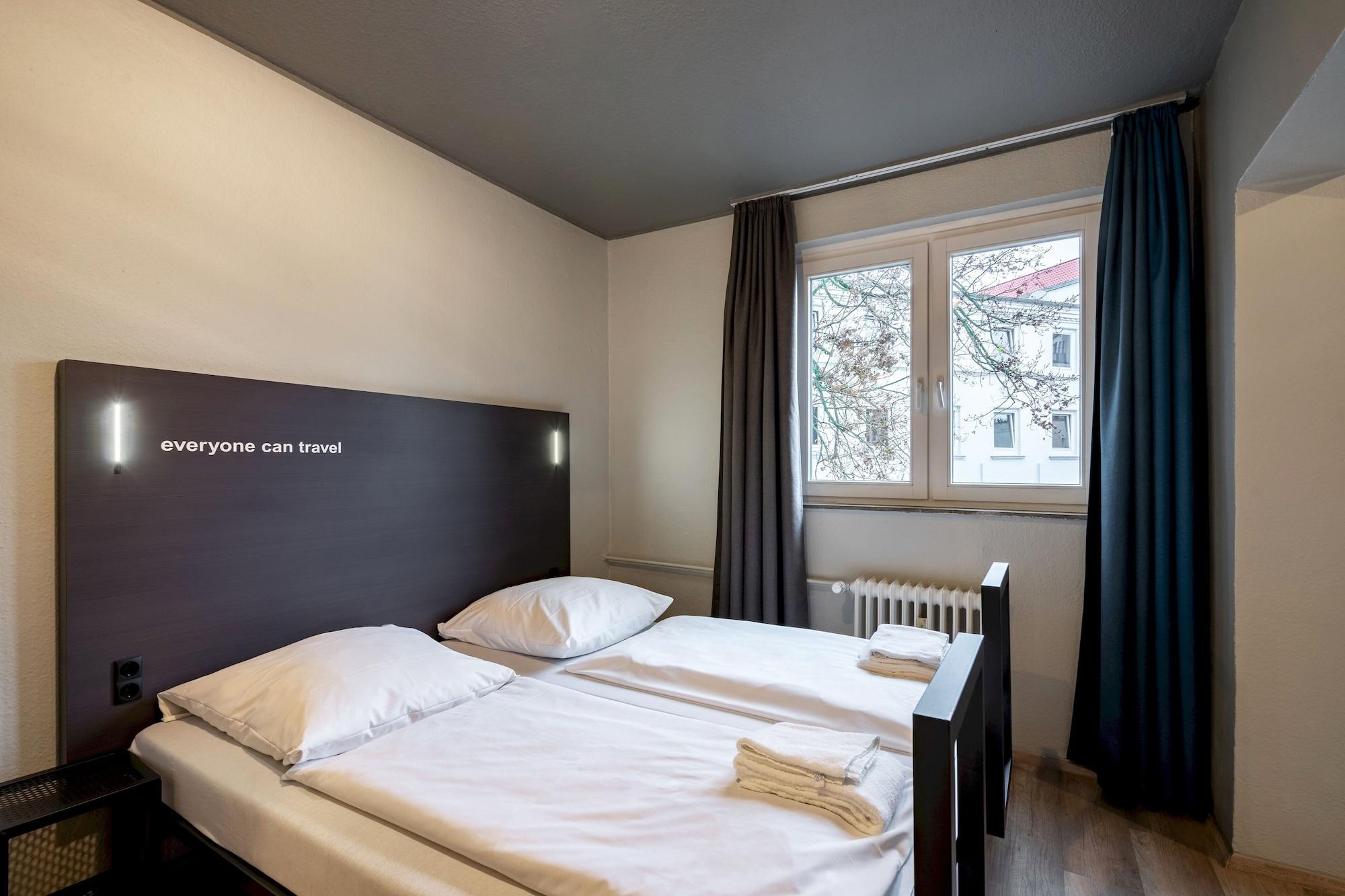 เอแอนด์โอ เบอร์ลิน ฟรีดริชเชน Hostel ภายนอก รูปภาพ