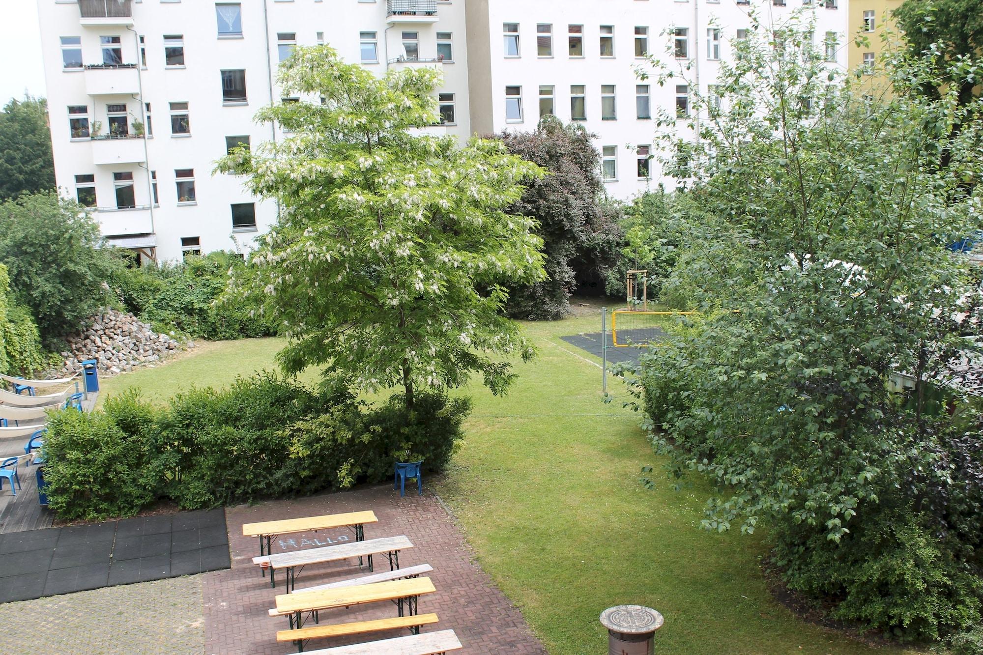 เอแอนด์โอ เบอร์ลิน ฟรีดริชเชน Hostel ภายนอก รูปภาพ
