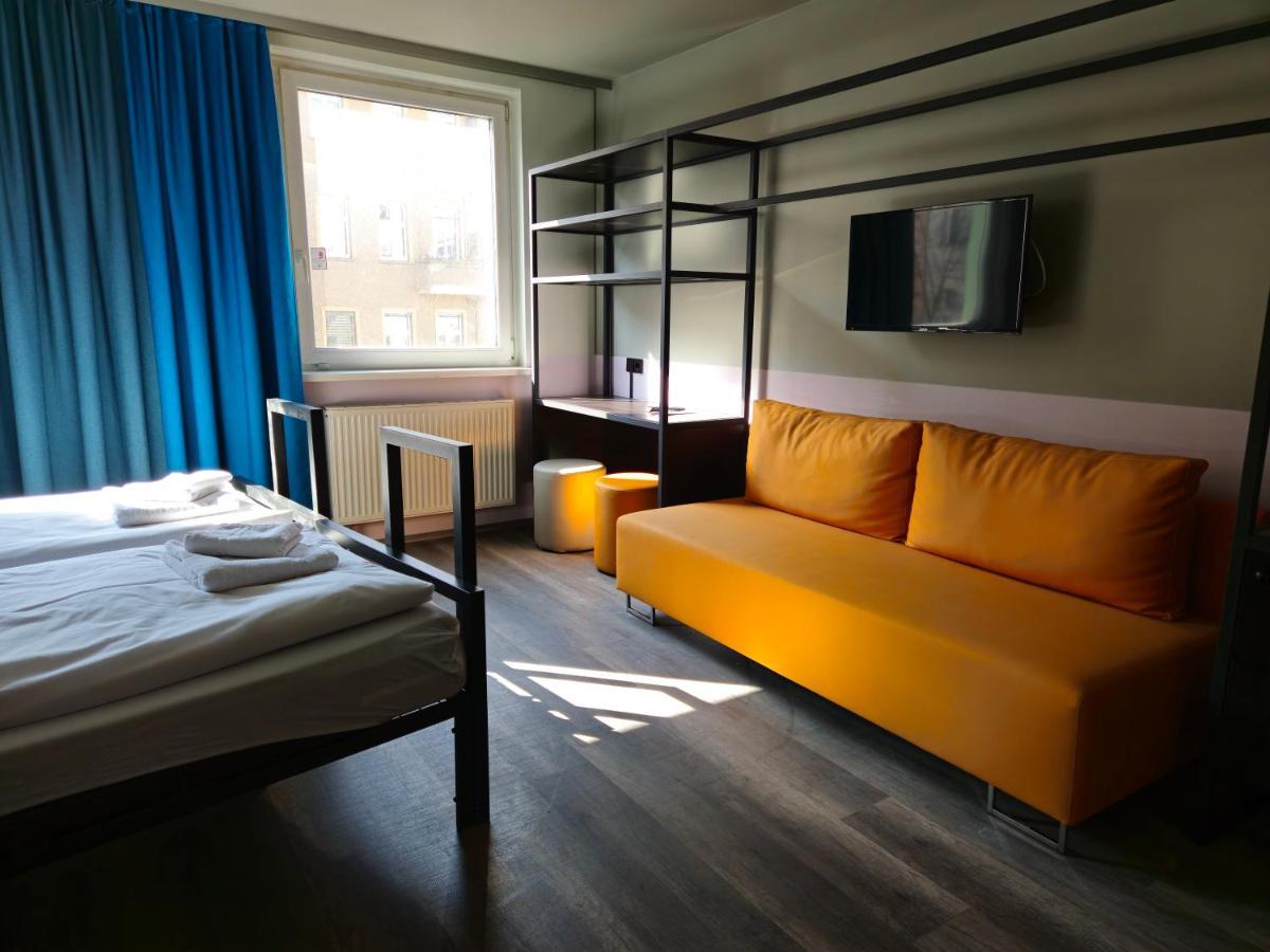 เอแอนด์โอ เบอร์ลิน ฟรีดริชเชน Hostel ภายนอก รูปภาพ